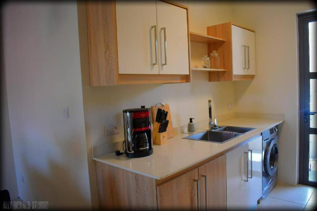 Modern And Cosy Condo: Westwood Apartments Flic-en-Flacq Εξωτερικό φωτογραφία