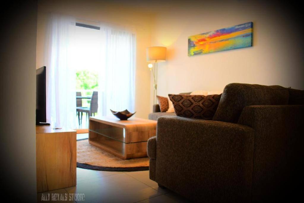 Modern And Cosy Condo: Westwood Apartments Flic-en-Flacq Εξωτερικό φωτογραφία